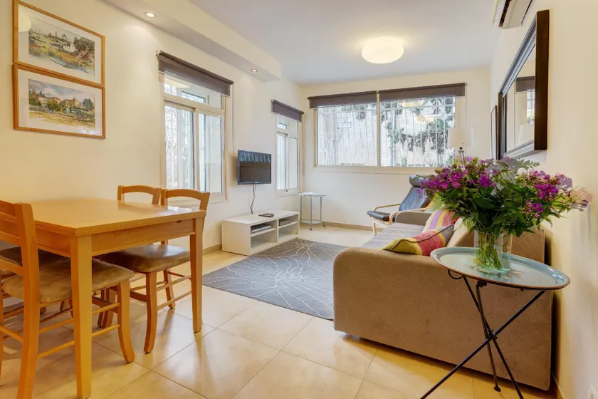 Colony Suites- Hananya St. - Image 1