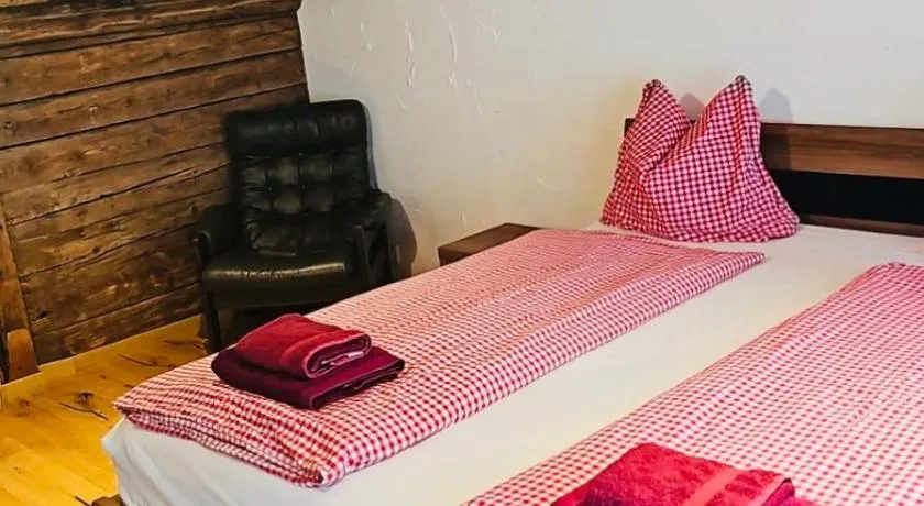 Cozy Alpine Apartment by Apartments Capricorn - Image 1
