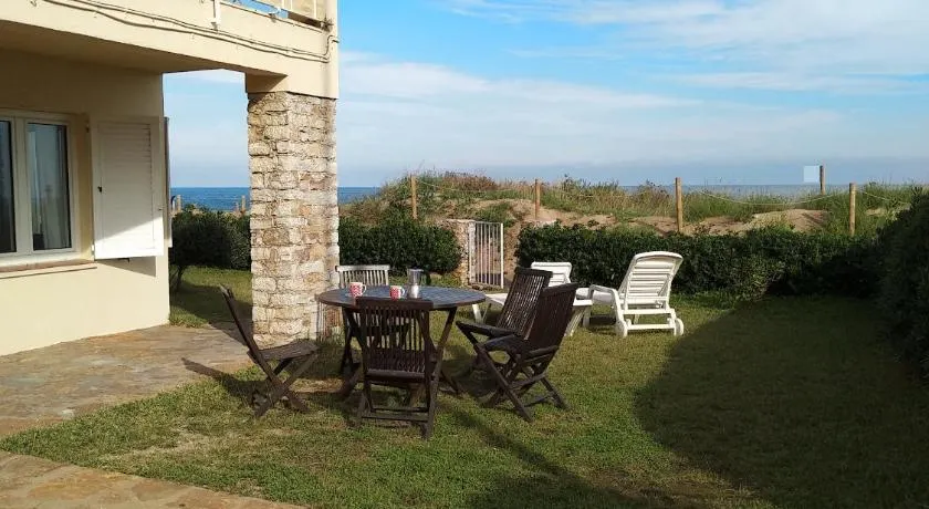 Sea front apartment in Platja Pals with terrace and parking - Image 1