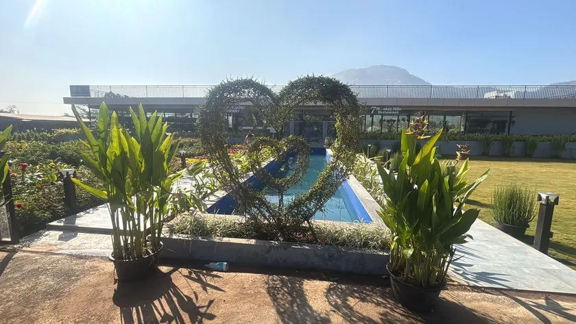 7 Tree Resort & Restaurant - Image 1