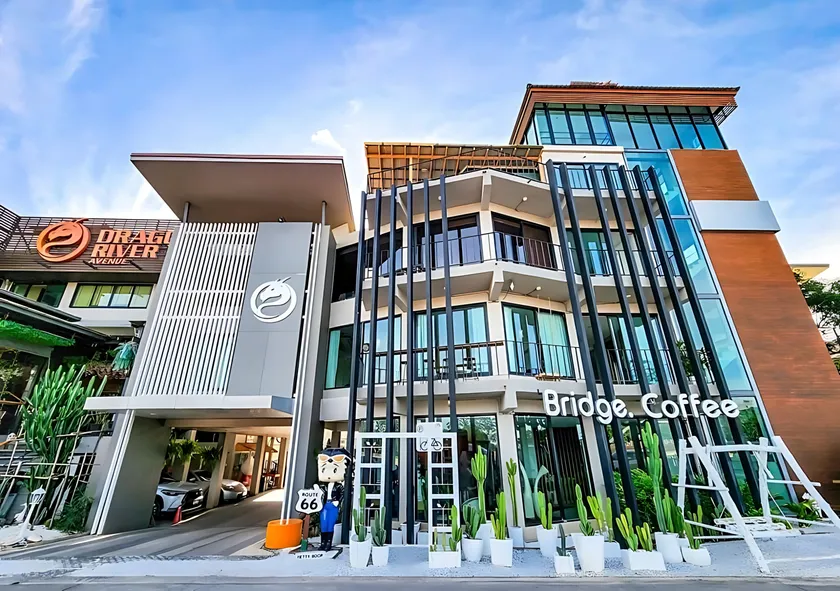 Dragon River Avenue - Image 1