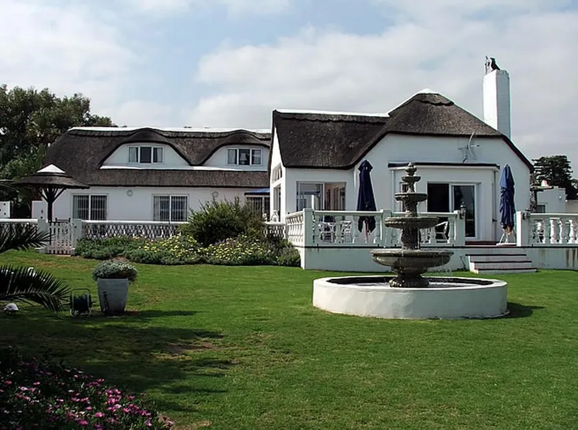 Lagoon Lodge - Image 1