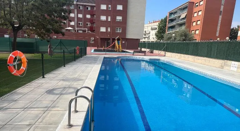 POOL AND CONFORT 3 habitaciones y garaje By apartamentos Logroño - Image 1