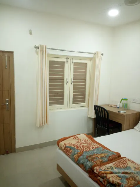 Hotel Mayur - Image 1