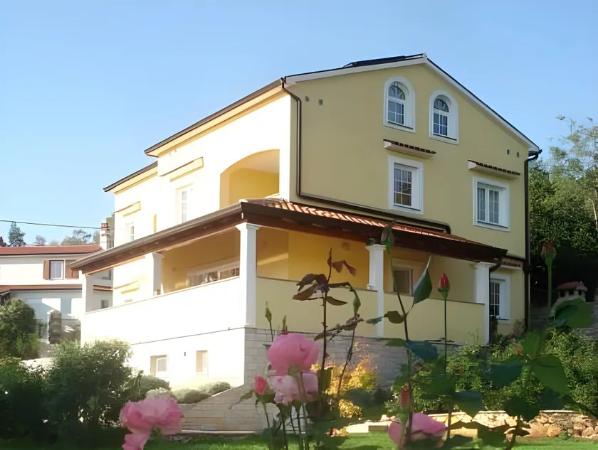 Guesthouse Villa AnnaDora - Image 1