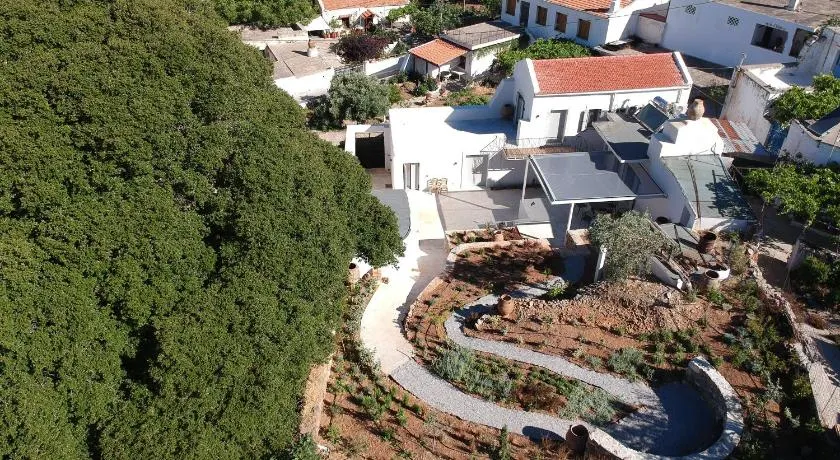Fourfouras Cottage - Image 1