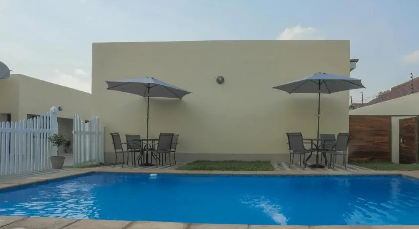 Pebble View Luxury Apartments - Image 1