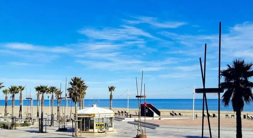 F2 entier CANET VUE MER // BALCON + PARKING - Image 1