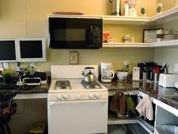 Camelot Inn at Honeyville - Image 1