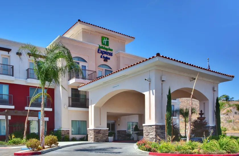 Holiday Inn Express Hotel & Suites Lake Elsinore by IHG - Image 1