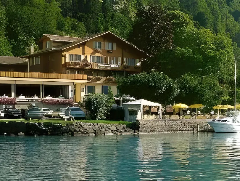Boutique Hotel Bellevue B&B am Brienzersee Iseltwald Interlaken - Image 1
