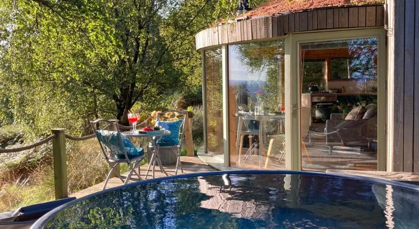 Craigmaddie Muir Roundhouse with Hot Tub Romantic, Luxury, Rural Stay for 2 Near Milngavie - Image 1