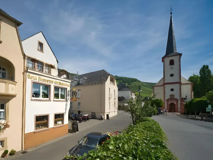 Weingutshotel Piesporter Goldtröpfchen - Image 1