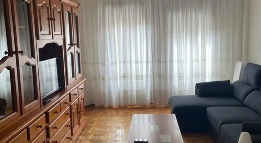 Piso 3 habitaciones, centro de Colombres hasta 8 personas - Image 1