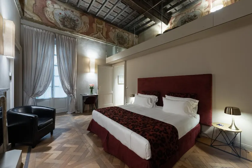 Palazzo Del Carretto-Art Apartments and Guesthouse - Image 1