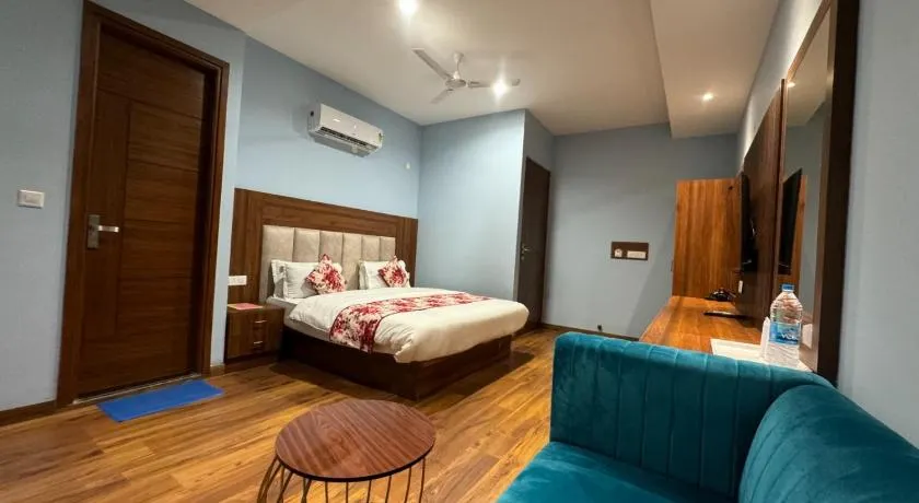 Hotel Candy Near Bestech-IISER-ISB-Railway Station Airport Road Mohali Chandigarh - Image 1