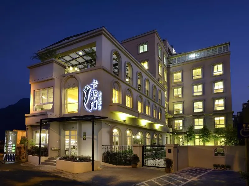 Caffir Garden Hotel - Image 1
