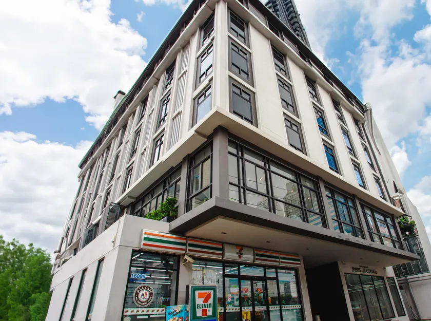 SAM E Hotel Bangkok Sathorn - Image 1