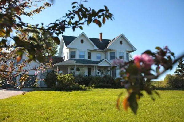 Twin Peaks B&B - Image 1
