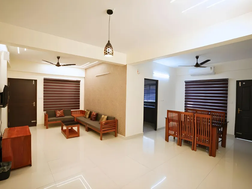 Centur Apartments - Image 1