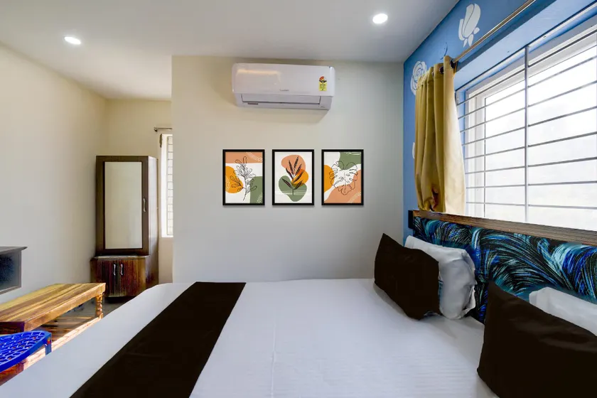 Hotel O Royal Inn - Image 1
