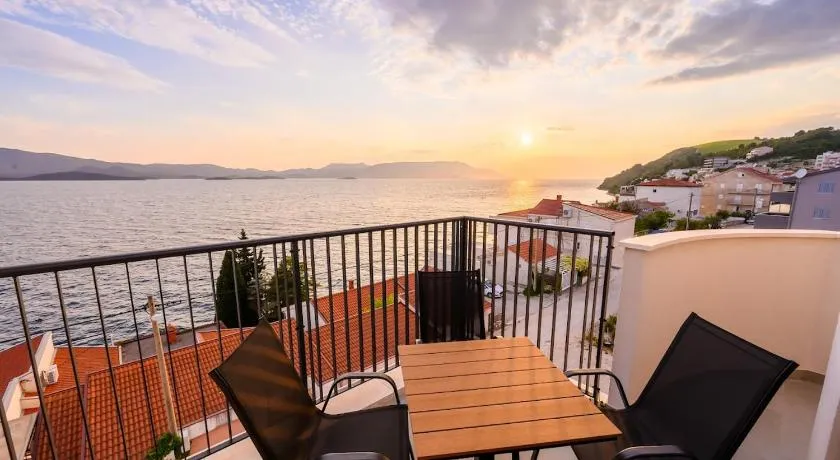 Apartments Sunset Komarna - Image 1
