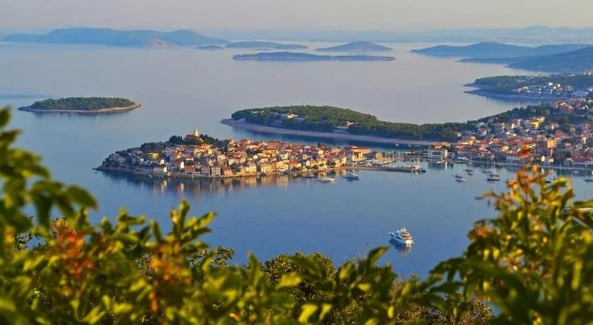 Tutini Dvori - Image 1