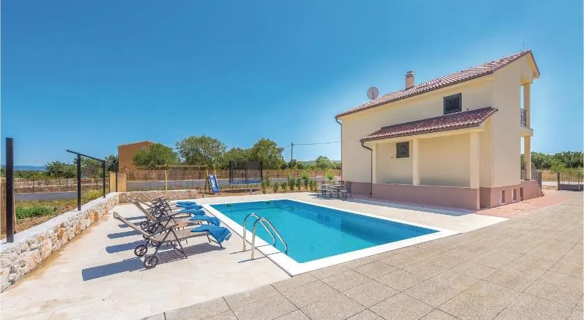 Stunning Home In Pakovo Selo - Image 1