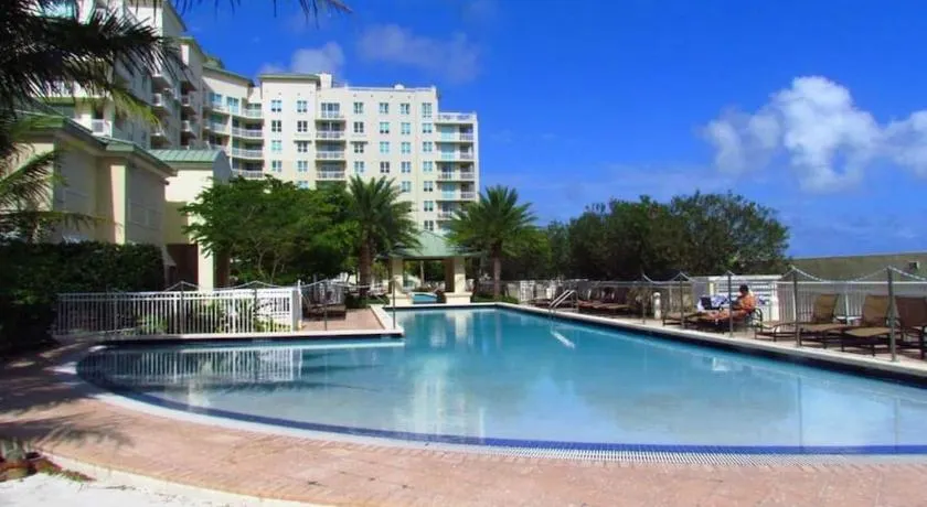 One bedroom in amazing condoBeach pass included! - Image 1