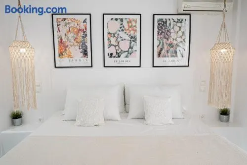 Camo’s house - Image 1