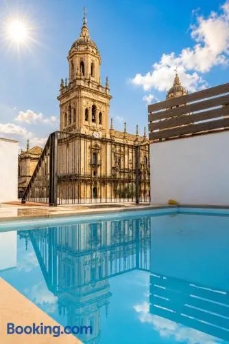 Casa del Reloj Boutique, vistas catedral, parking cercano - Image 1