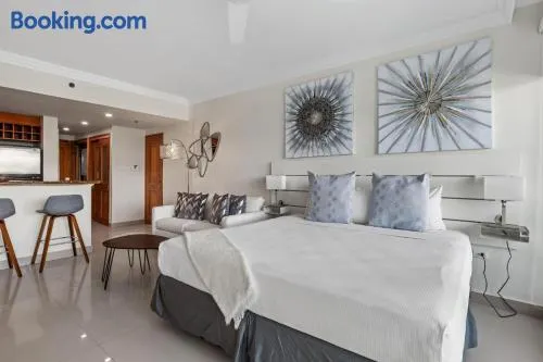Ocean Breeze Studios With Lagoon View - Image 1
