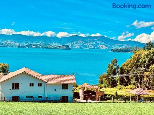 Cabaña Valle De La Laguna, jacuzzi y vista al Lago - Image 1