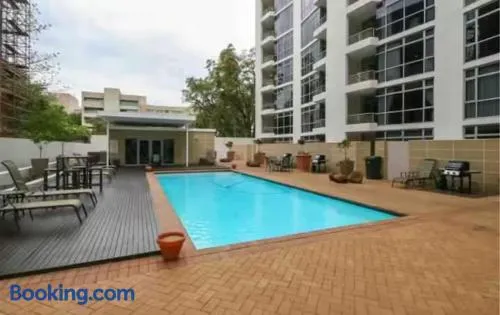 Executive Luxury Apartment Sandton - Image 1