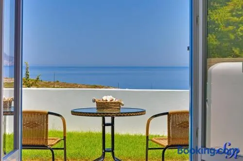 Sarakiniko Rooms - Image 1