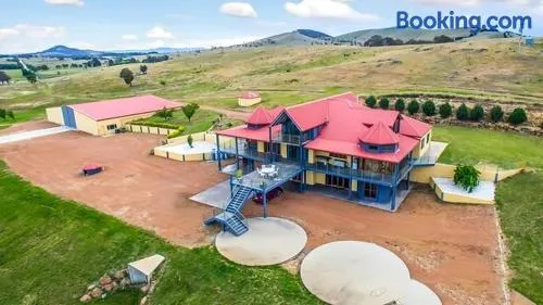Luxurious Country Estate 6 BR 6 Bathroom - Image 1