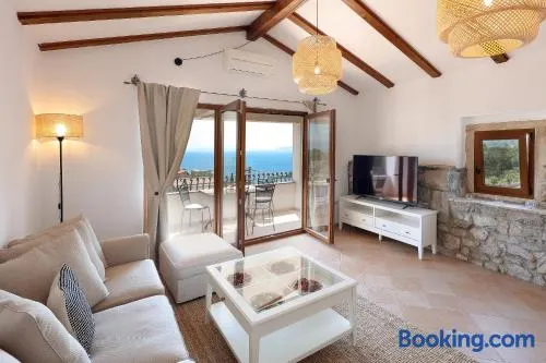Villa Fani with Jacuzzi - Image 1