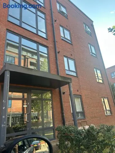 Lovely 1 bedroom top floor flat at Chocolate Quarter near city of Bath - Image 1