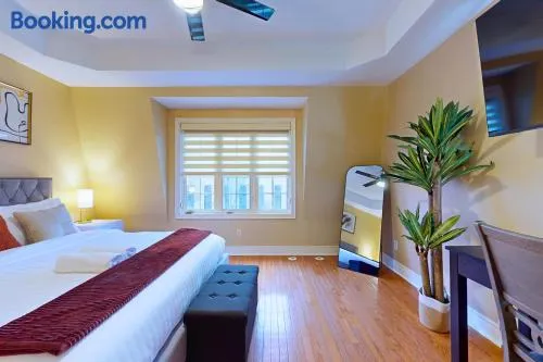 Private Rooftop Group Suite near Oriole Park - Eglinton Hotel - Image 1