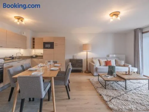 Bel appartement à l'Alpe d'Huez, proche pistes et équipements confort, avec wifi et parking - FR-1-645-57 - Image 1