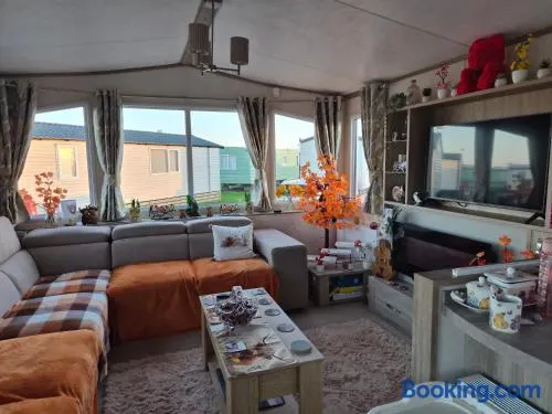 Hills family caravan ocean edge holiday park - Image 1