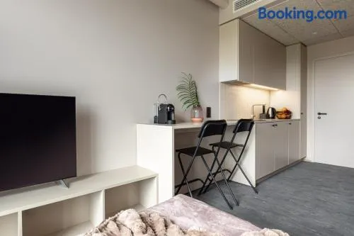 Hugo Apartment Hotel - Image 1