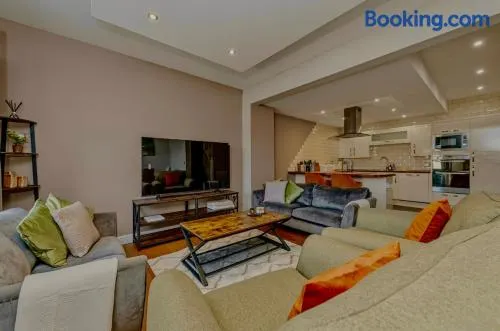 Blackberry House Boutique 4-Bed near Piece Hall - Image 1