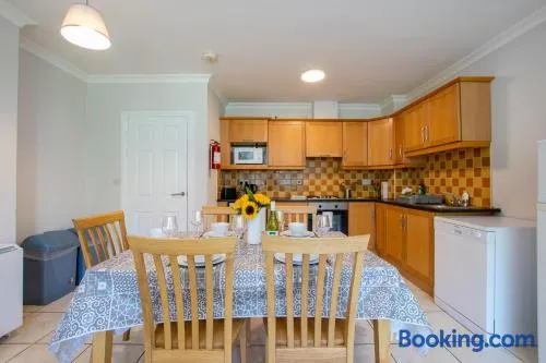 Modern 4-Bed Near Limerick City Campus & Shops - Image 1