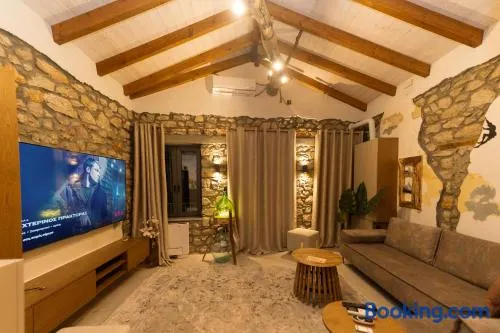 Winehouse Mouzaki-Ροδίτης - Image 1