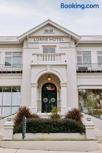 Lorne Hotel - Image 1