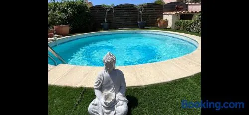 Piscine Cosy, 3 chambres, 3 SdB, havre de paix à 10 min des plages - Image 1