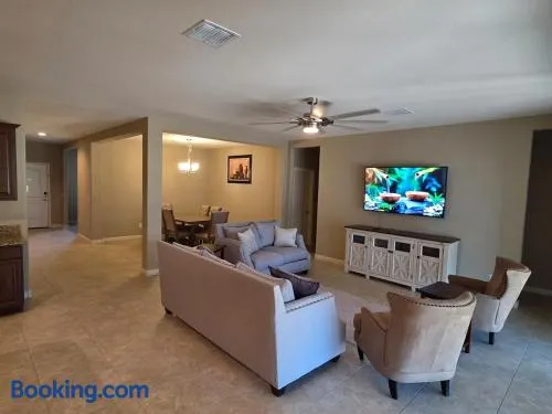 Comfortable Family Getaway in Buckeye - Image 1