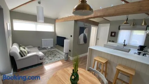Cosy Luxury Cotswold Retreat - Image 1