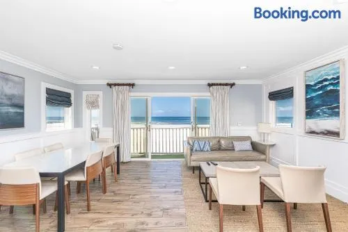 Elegant 6Br Oceanfront W Rooftop Deck And Stunning Views By Beachview Rentals - Image 1